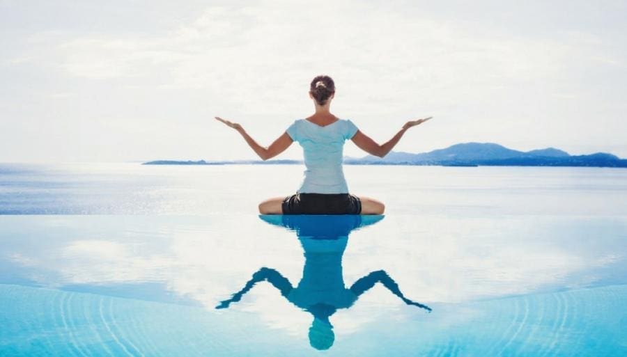 Meditare un quarto d’ora al giorno equivale a una giornata di ferie